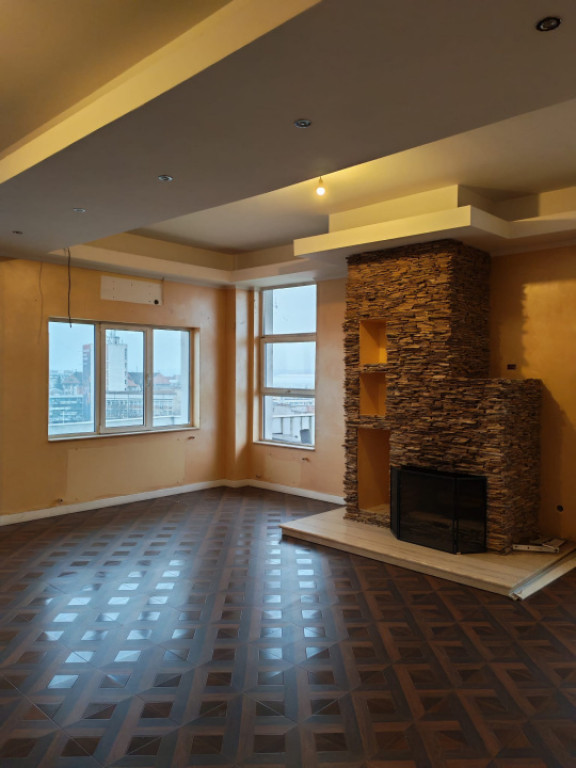 PENTHOUSE EXCLUSIVIST, 317 mp utili + 393 mp terase+piscina,