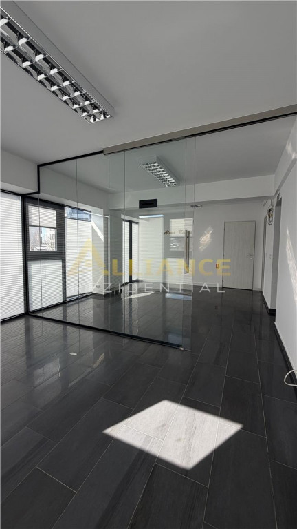 Spatiu comercial 60 mp de inchiriat langa Monaco Towers metr