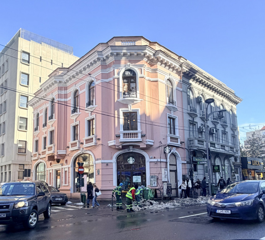 Spatiu pretabul birouri, Salon, Studio in Mansarda Piata Ro