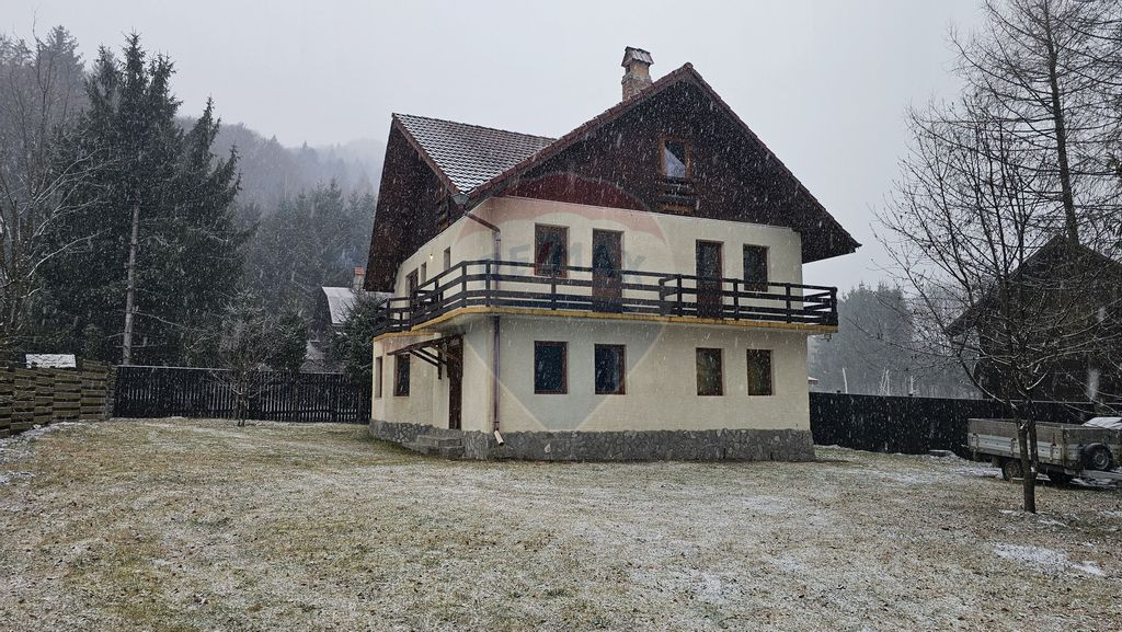 Comision 0% | Casă de vacanță în Plaiul Foii | P+E+M ...