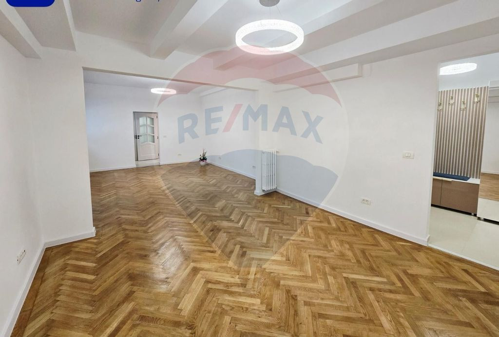 Apartament 4 camere de închiriat – Bd. Unirii / Str. V...