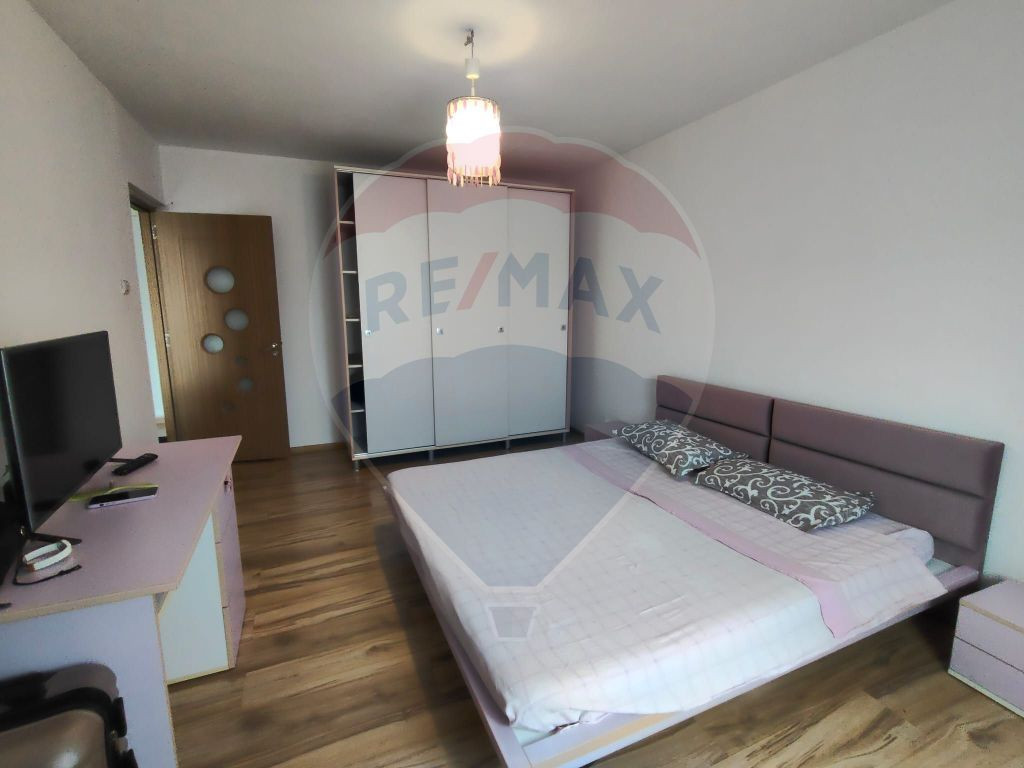 Apartament solid si spatios, 3 Camere, 1 Mai