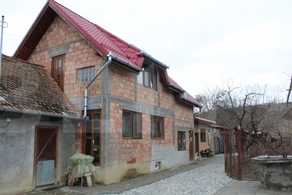 Dublă Oportunitate: Casă Nouă 2020 + Casă Tradițională