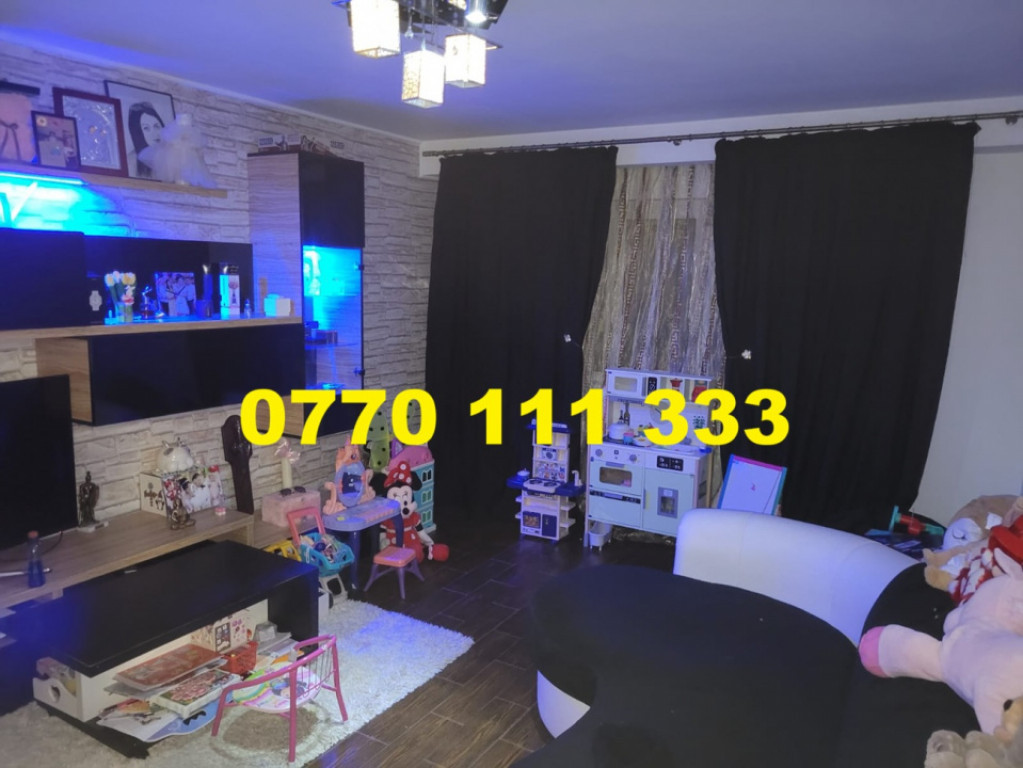 Apartament 2 camere decomandat, zona Radu Negru, etaj 3.