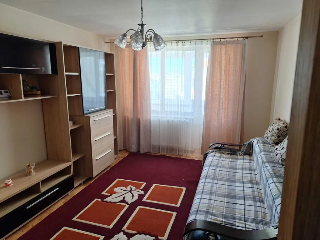 Apartament Cu 2 Camere Decomandate Zona George Enescu