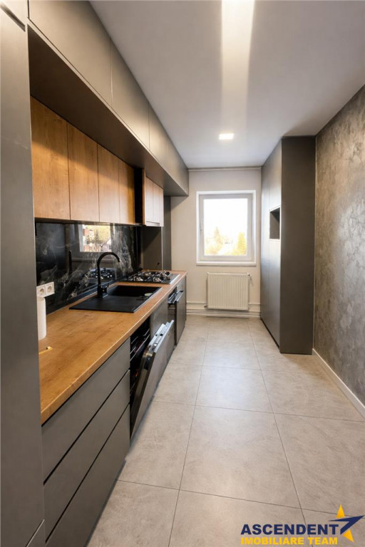 Structura decomandata, renovat, balcon tip loja, Bartolomeu,