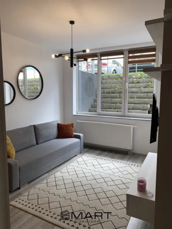 Camera de camin de vanzare, mobilata, in zona Tractorul