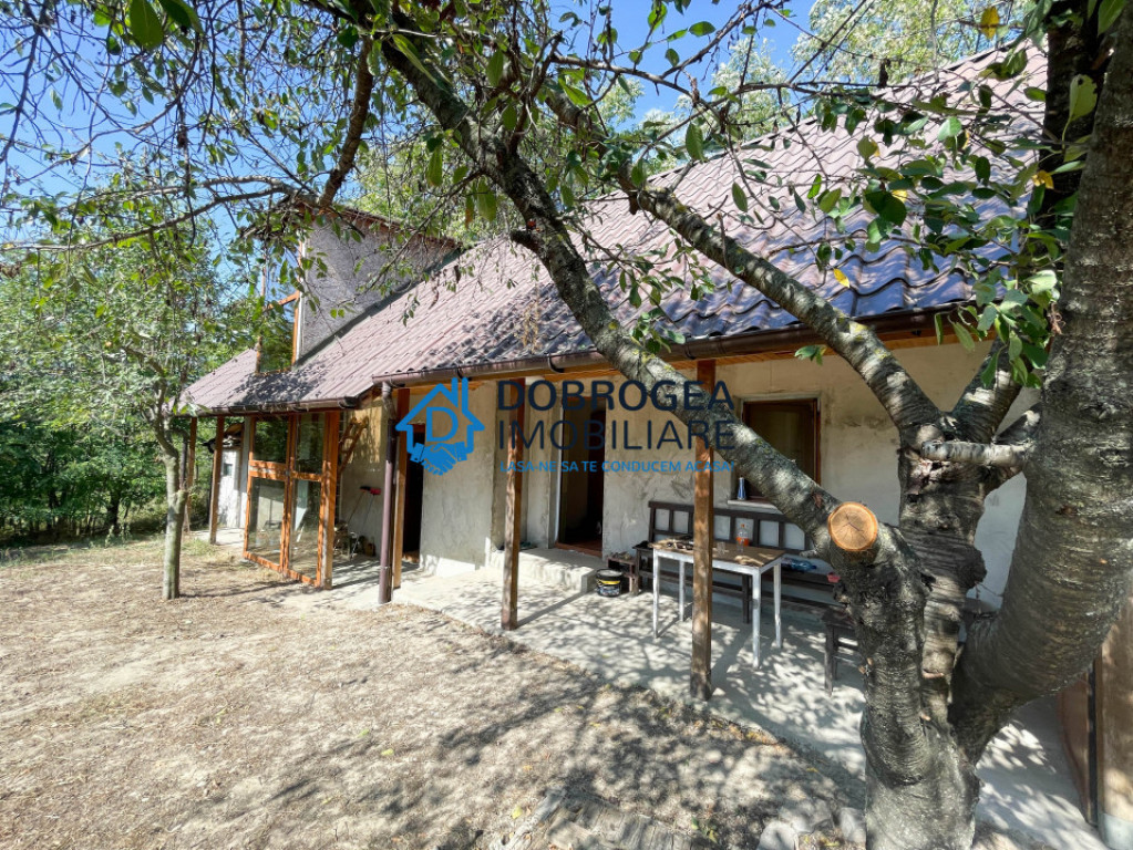 Sat Parches, 2 case individuale, teren 4860 mp