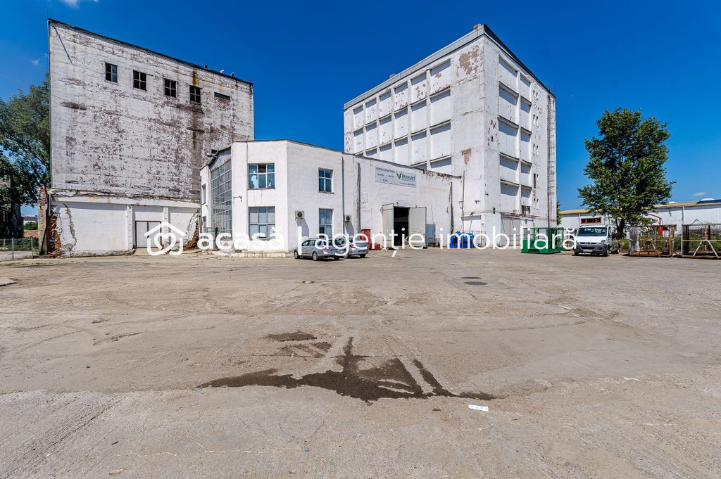 Hala depozit/spatiu productie 596mp+2171mp curte de inchi...