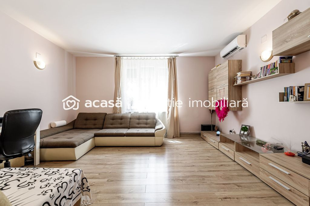 Apartament 2 camere spatios la casa individuala zona cent...