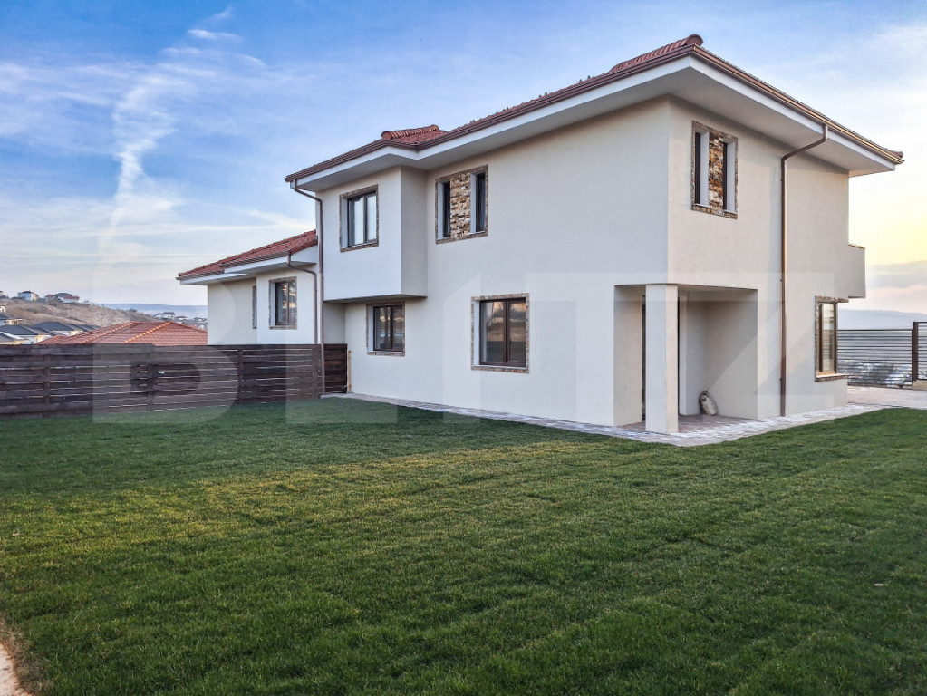 Duplex vedere panoramică, 120 mp utili, 350 mp teren, Dezmi