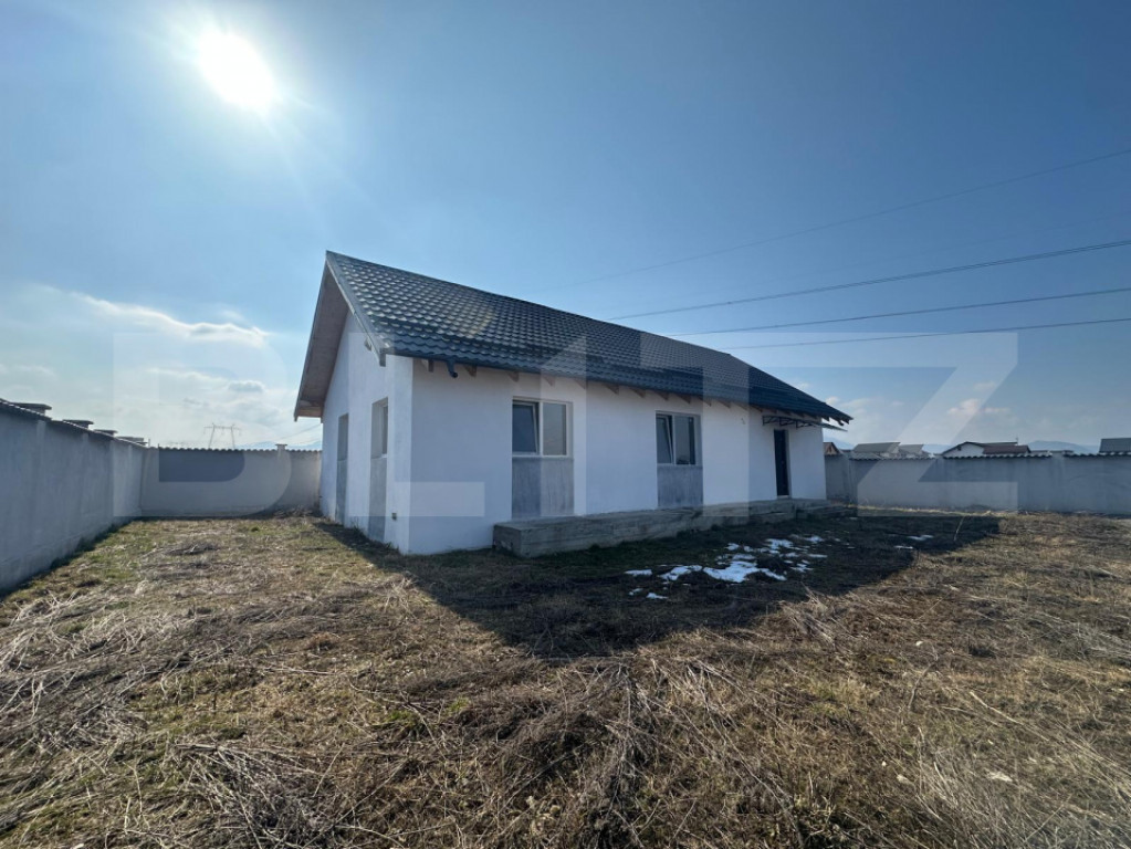 Casă de Vânzare cu 3 camere în Cartierul Izvor, Tărlung