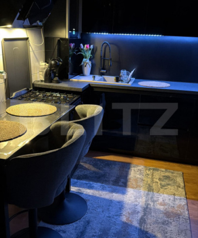 Apartament cu 3 camere, mobilat modern, parcare, zona Muzeul