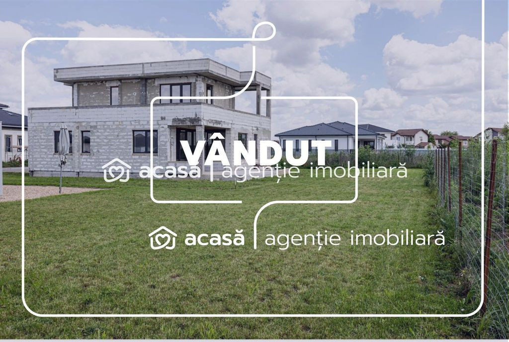 PROPRIETATE VÂNDUTĂ! Vilă spațioasă– Via Carmina, ...