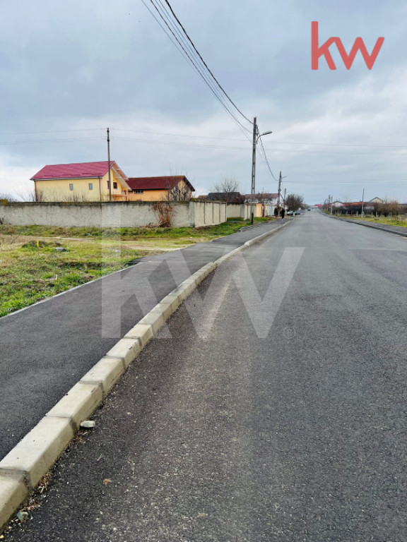 Teren extravilan 1000 mp, Rovine 2, acces la doua strazi, 8.