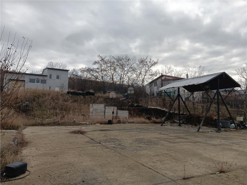 REDIU, teren 3350mp. intravilan cu utilitati trase, (dezv. i