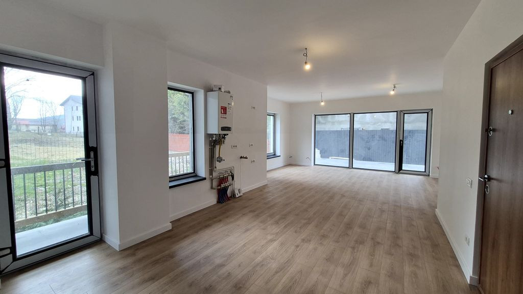 Apartament cu 2 camere 48,90 mp + 21,90 mp terasele + loc...