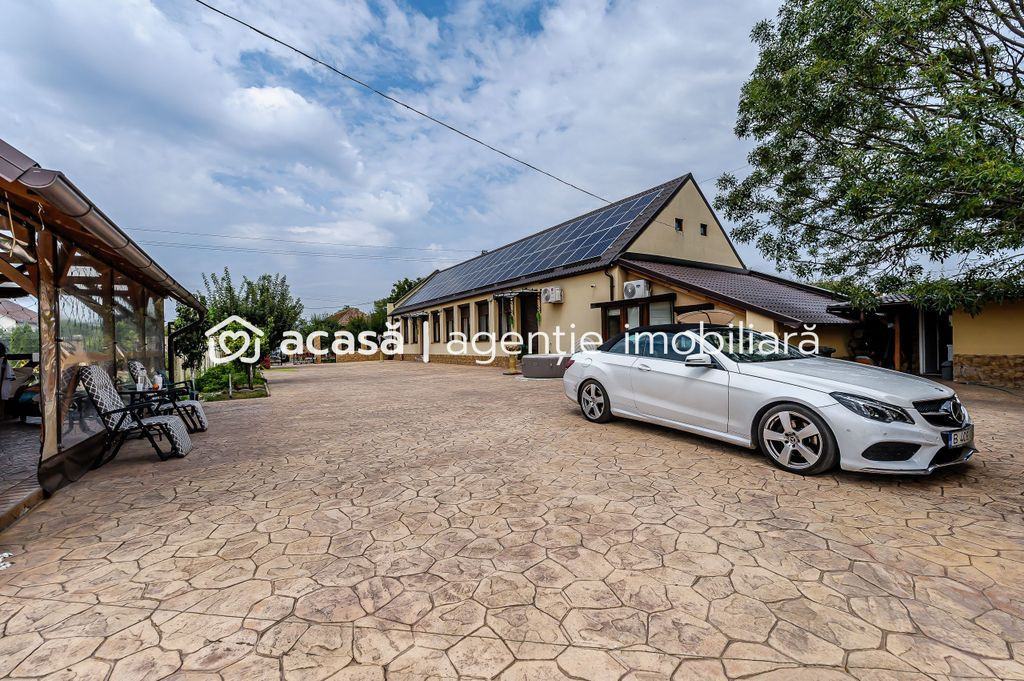 Proprietate de vis cu teren 2.880 mp și facilități PRE...