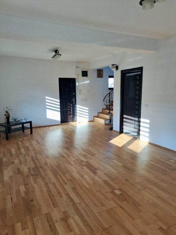 Vila superba Str Safirului la 2 min de Ghencea și 10 min M