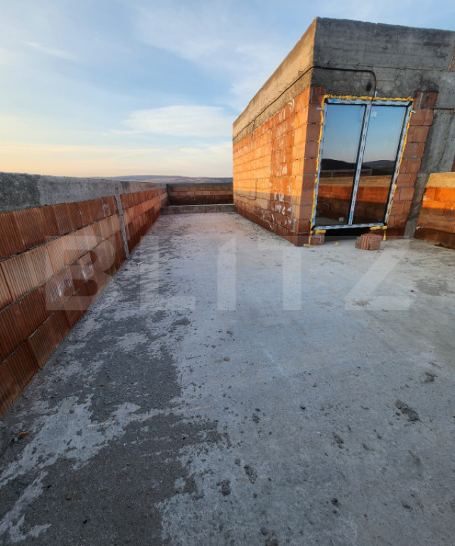 Casa tip duplex semifinisat, 5 camere, 180 mp utili, 270 ter