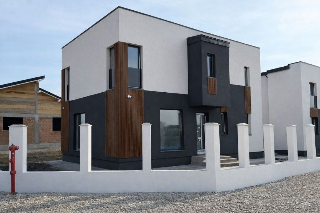 Casa individuala 4 camere P+1- zona Sanpetru