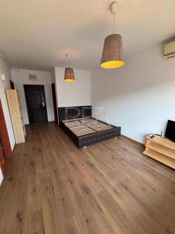 Garsonieră de vânzare în Titan, Constantin Brâncuși lo