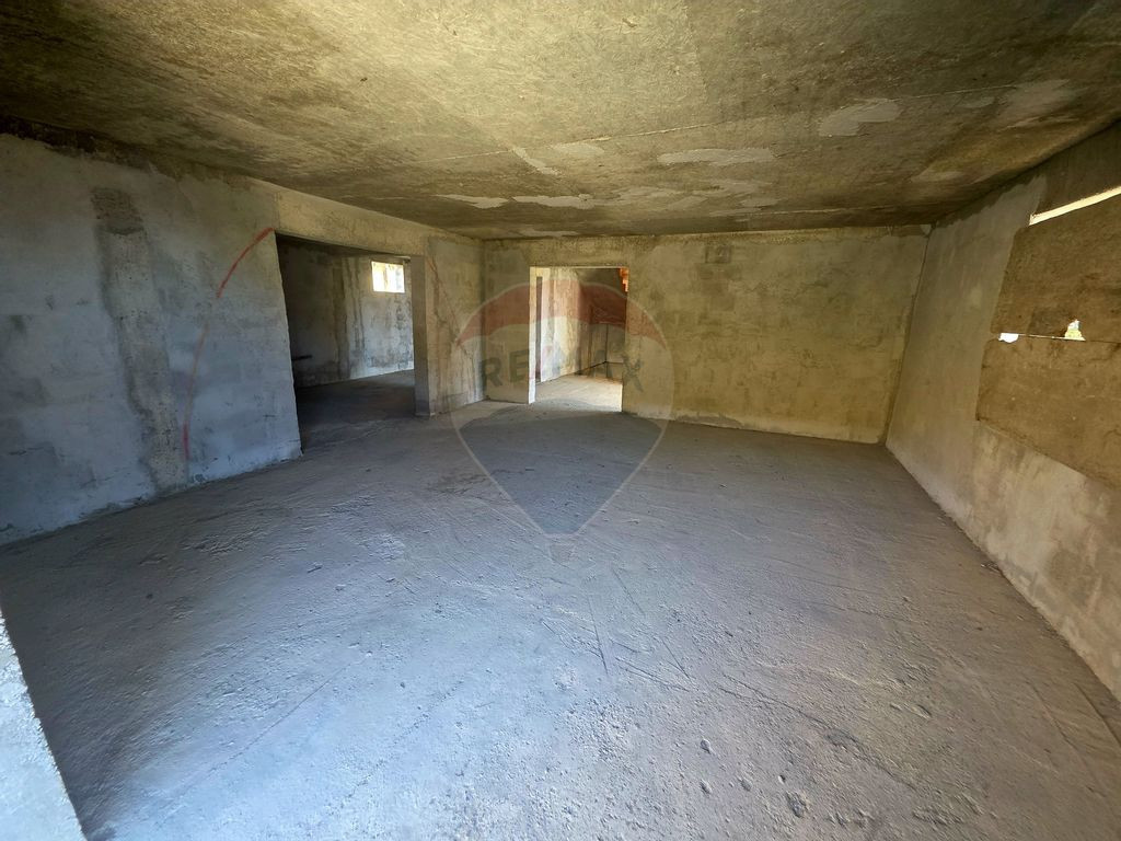 Apartament cu 2 camere de închiriat în zona Calea Roman...