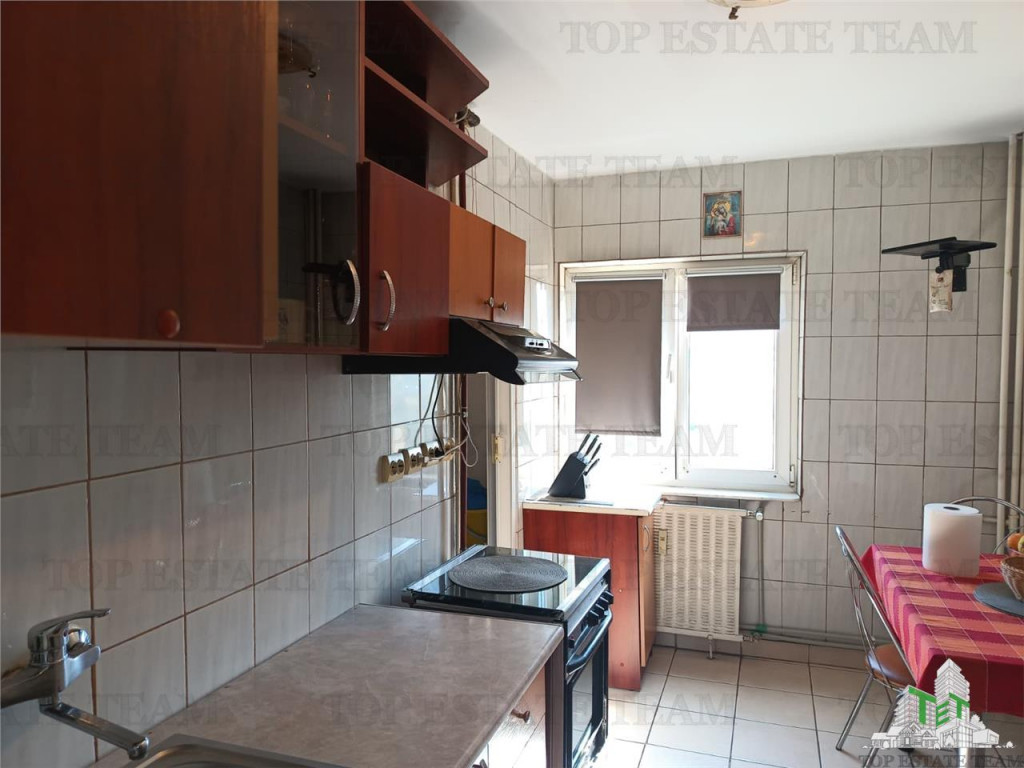 Oferim spre un apartament deosebit decomandat cu 2 camere s