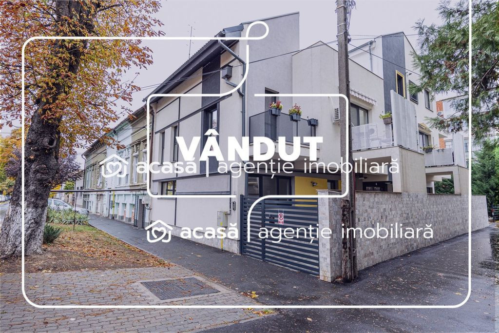 VÂNDUT! Apartament nou, ultracentral, cu loc de parcare ...