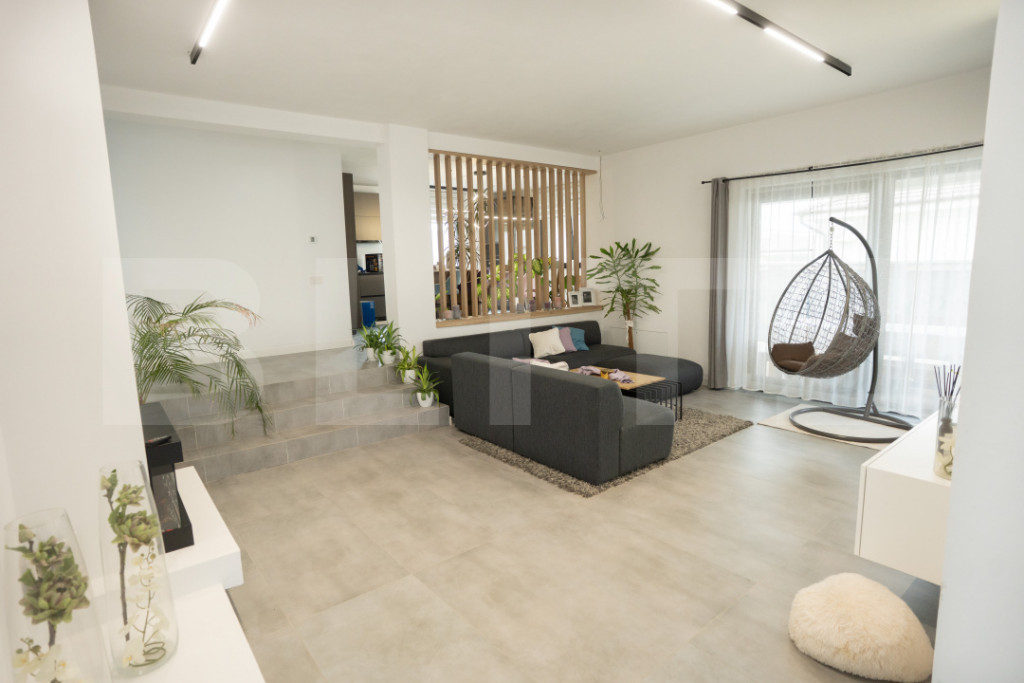 Casa lux pe un singur nivel in Nufarul- OPORTUNITATE