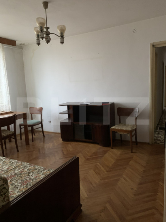 Apartament cu 4 camere, 76 mp, zona Centrala