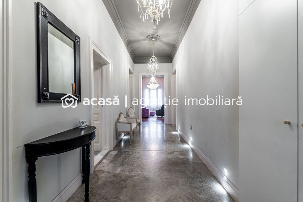 Apartament spatios cu 3 camere de LUX pe Metianu Comision 0