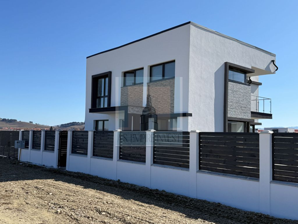 Casa/Villa ,stil Mediteranean, finalizată - zona Primăv...