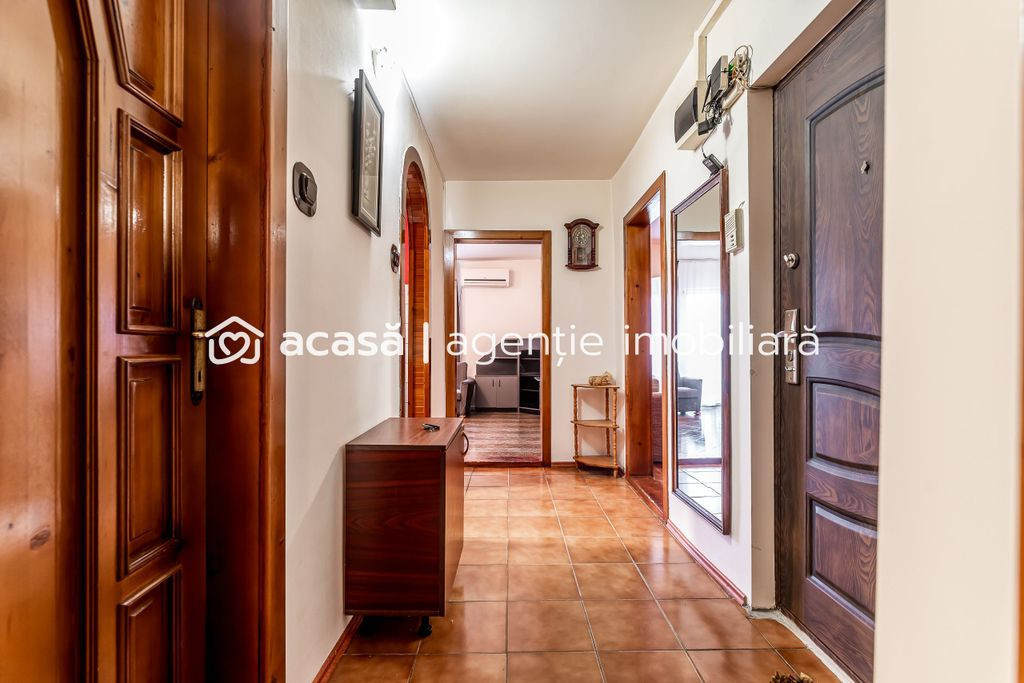 Apartament 3 camere,3 balcoane, lângă Malul Mureșului