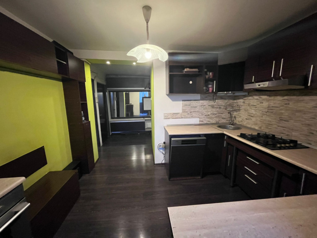 Apartament 3 camere decomandat, 71.84 mp, zona 1 Mai