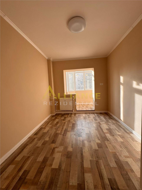 Sector 4 Metrou Aparatorii Patriei,Apartament 3 Camere Renov