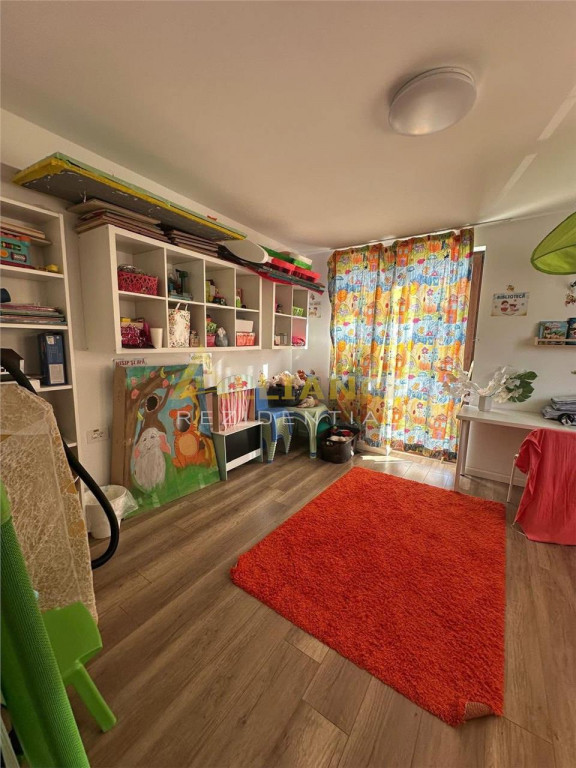 Casa - 370.000eur - 6 Dormitoare living