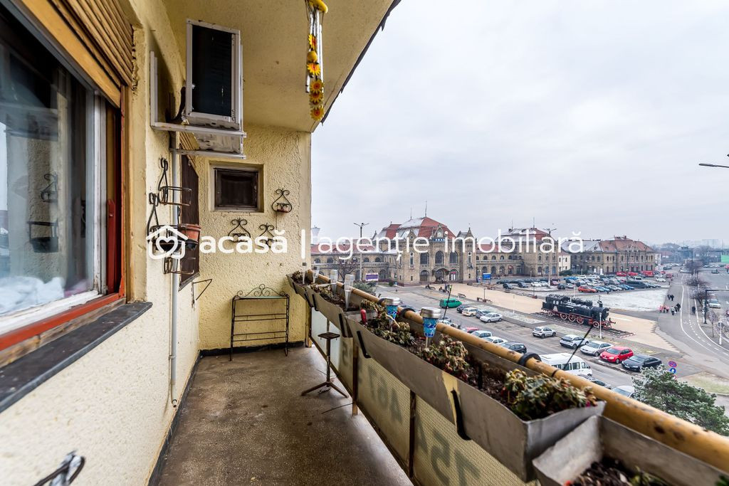 Apartament cu 4 camere decomandat cu vedere panoramica