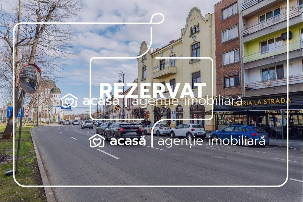 REZERVAT! 2 apartamente unificate, B-dul Revoluției, Ara...