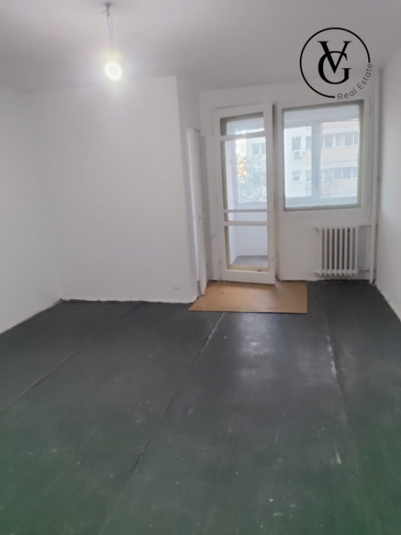 Garsoniera - 1 Decembrie - Costin Georgian