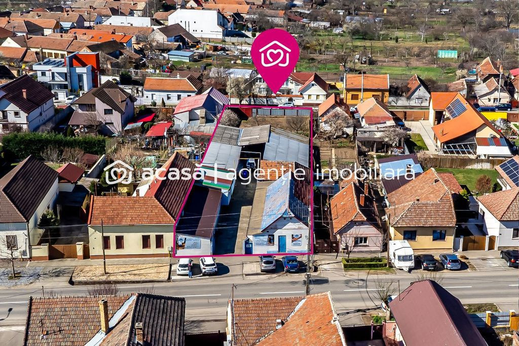 Două fronturi stradale, 1.358 mp teren, Aradul Nou