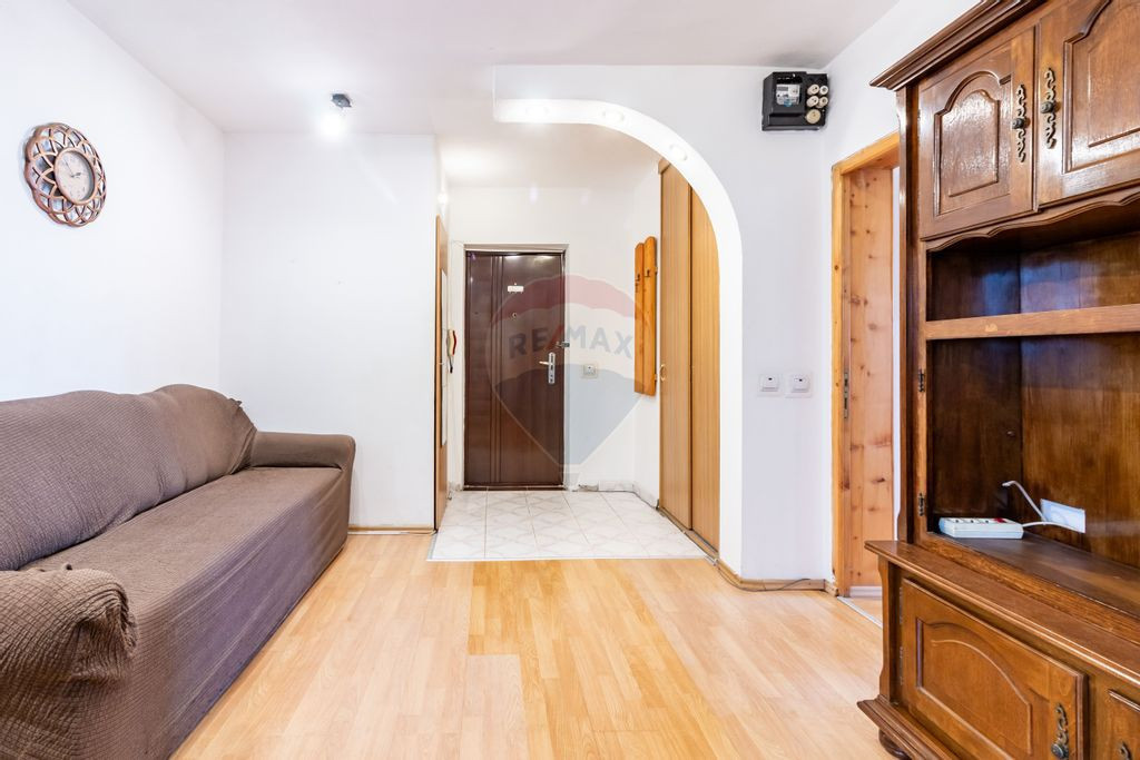 Apartament 2 camere decomandat de vânzare – Calea Moș...