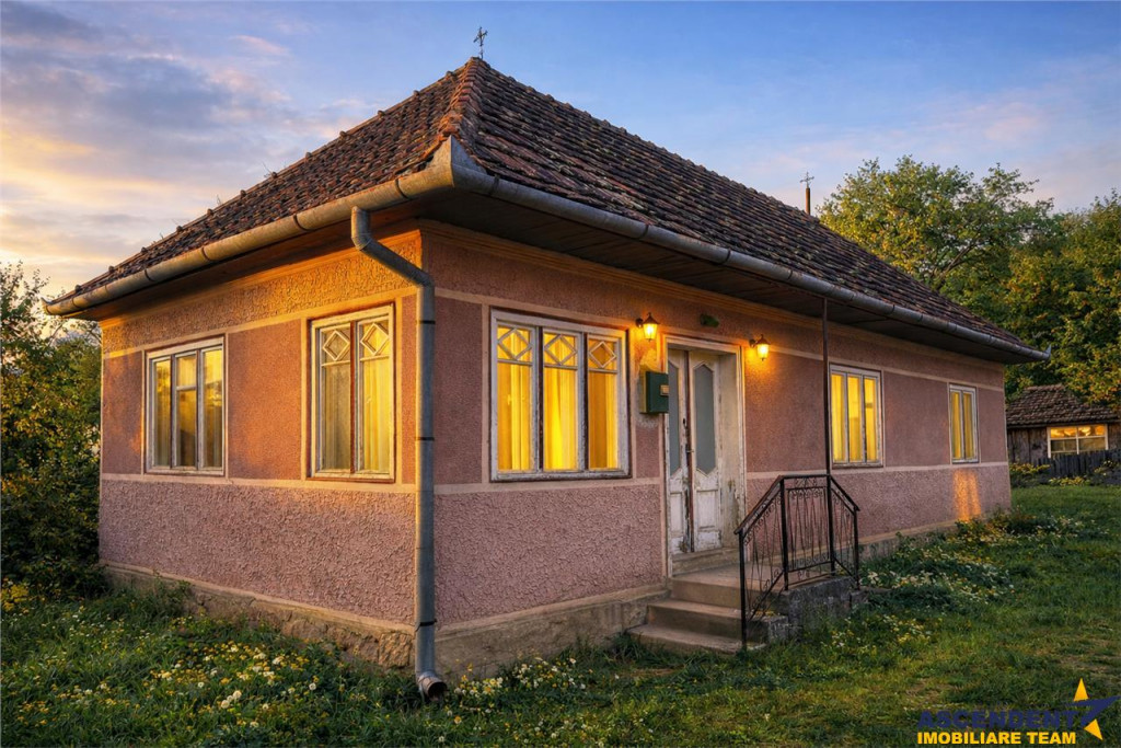 FILM! Gospodarie cu atmosfera traditionala,1.032 mp de verde