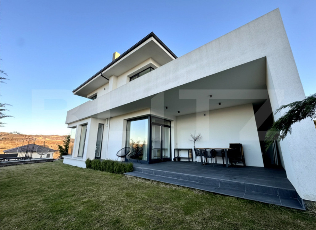 BLITZ EXCLUSIV Casă modernă în Sălicea, liniște si inti