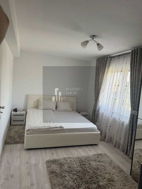 Vila individuala cuplata 4 camere S P 1 M, cu incalzire in p