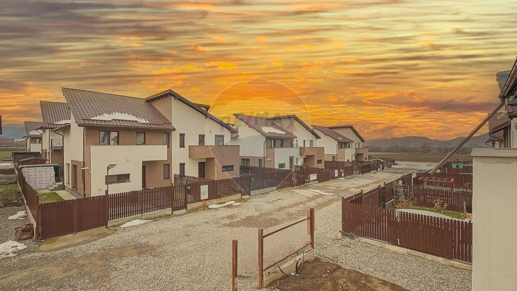 Casă Tip Duplex, Săcele