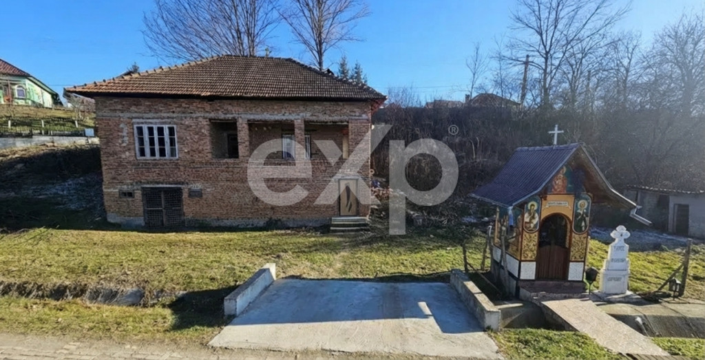 Casă 3 camere în Livezeni – Stâlpeni | 88 mp utili, ter