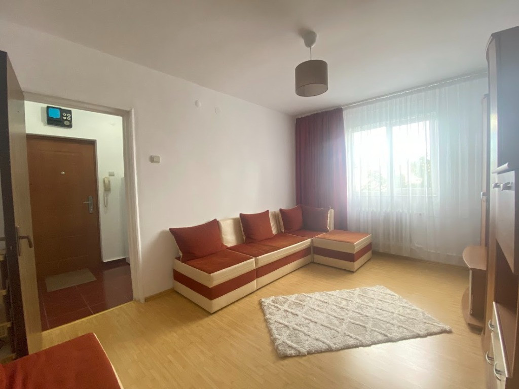 A^p 2 cam Trivale, et 4, mobilat, 1400 RON