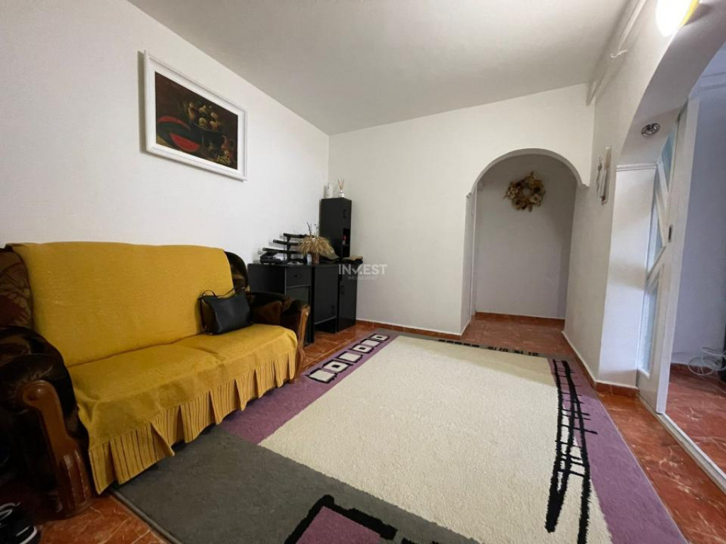 Apartament de vanzare, 2 camere decomandat, zona Moara de Fo