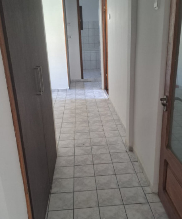 Apartament spatios 3 camere
